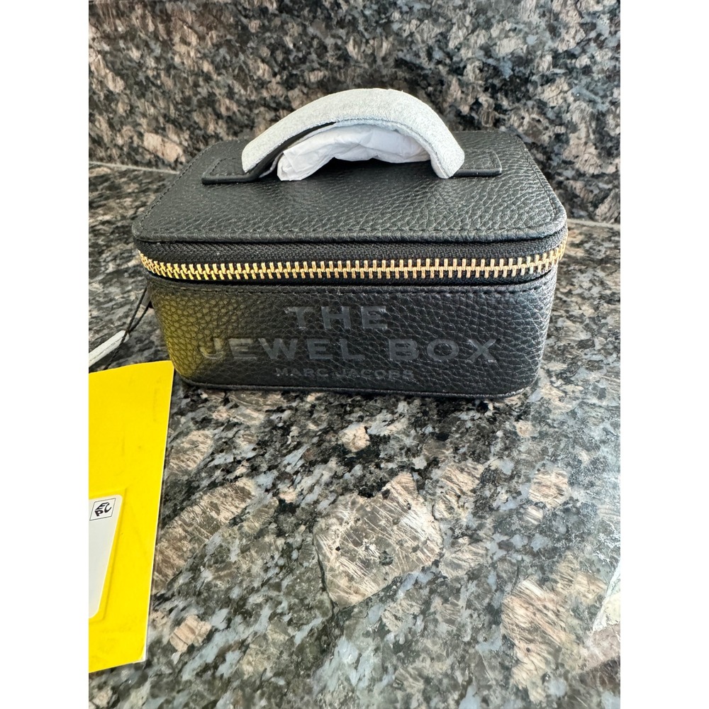 Marc Jacobs The Jewel Box Black Pebbled Leather Jewelry Case 2R5SCP021S01-001